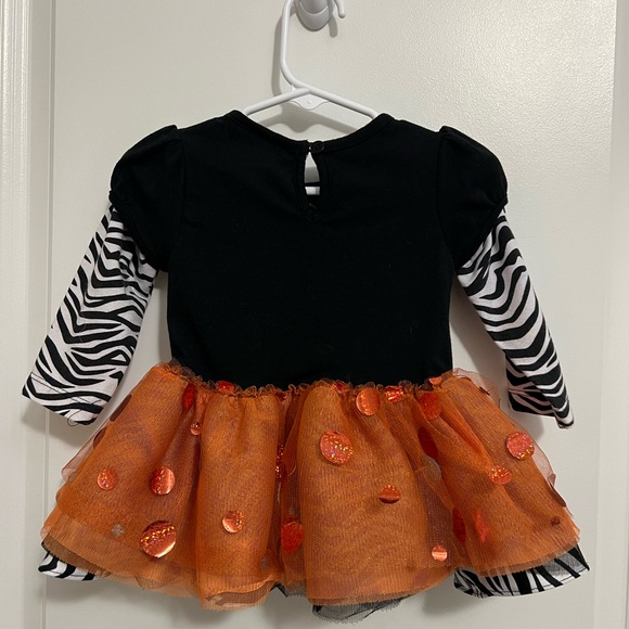 Halloween onesie - Picture 2 of 3